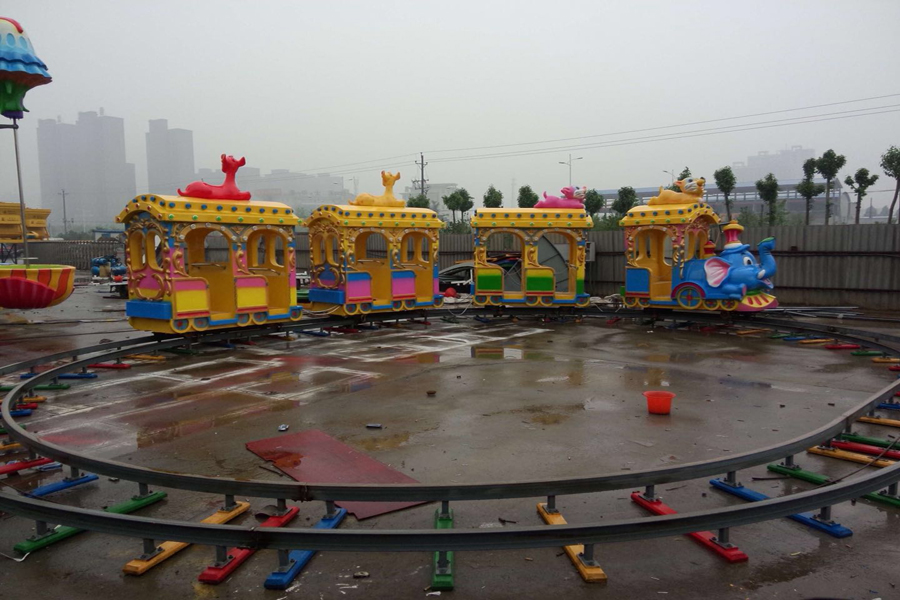 Tren de elefante con rieles